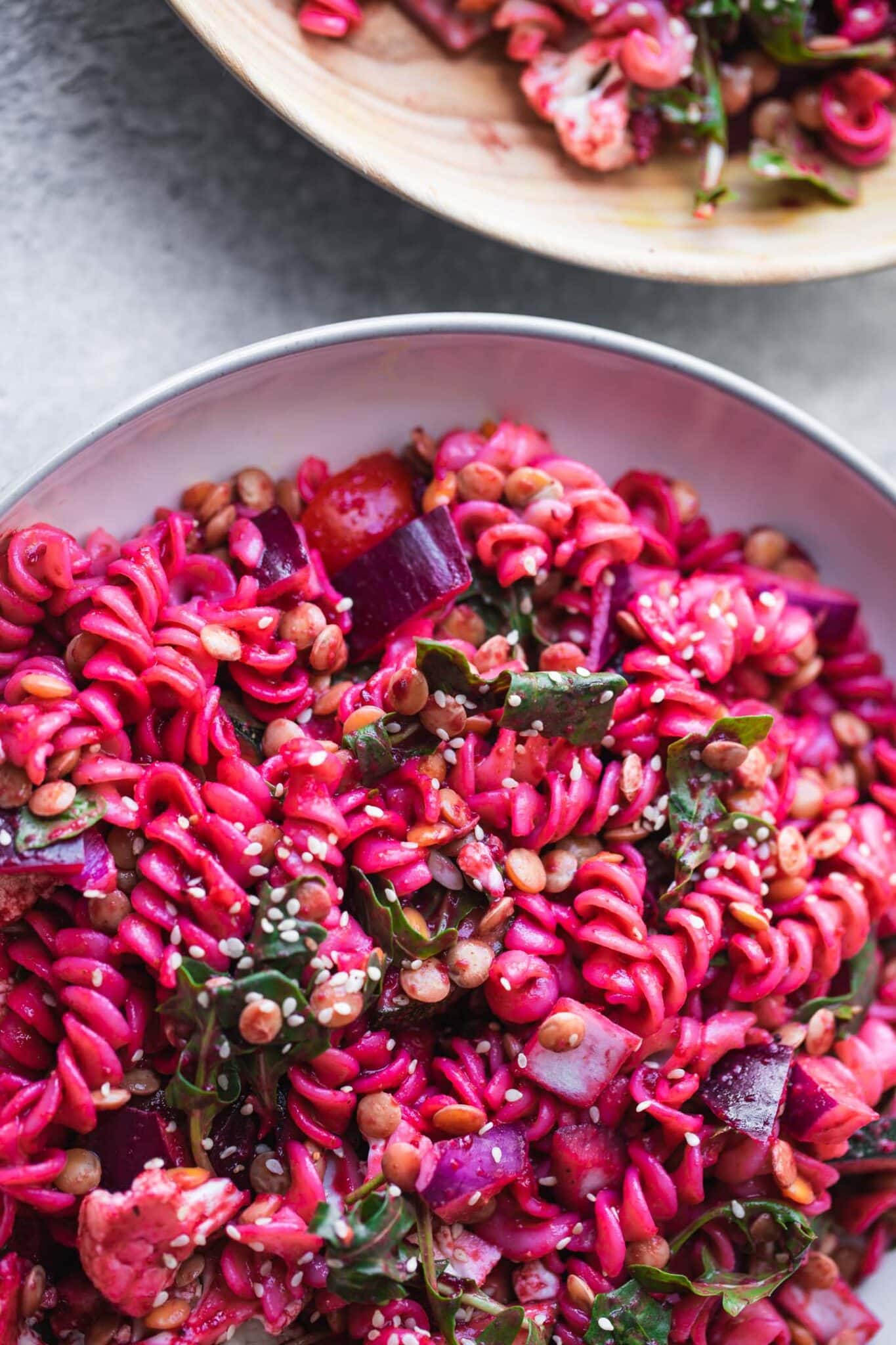 vegan-beetroot-pasta-salad-with-green-lentils-earth-of-maria