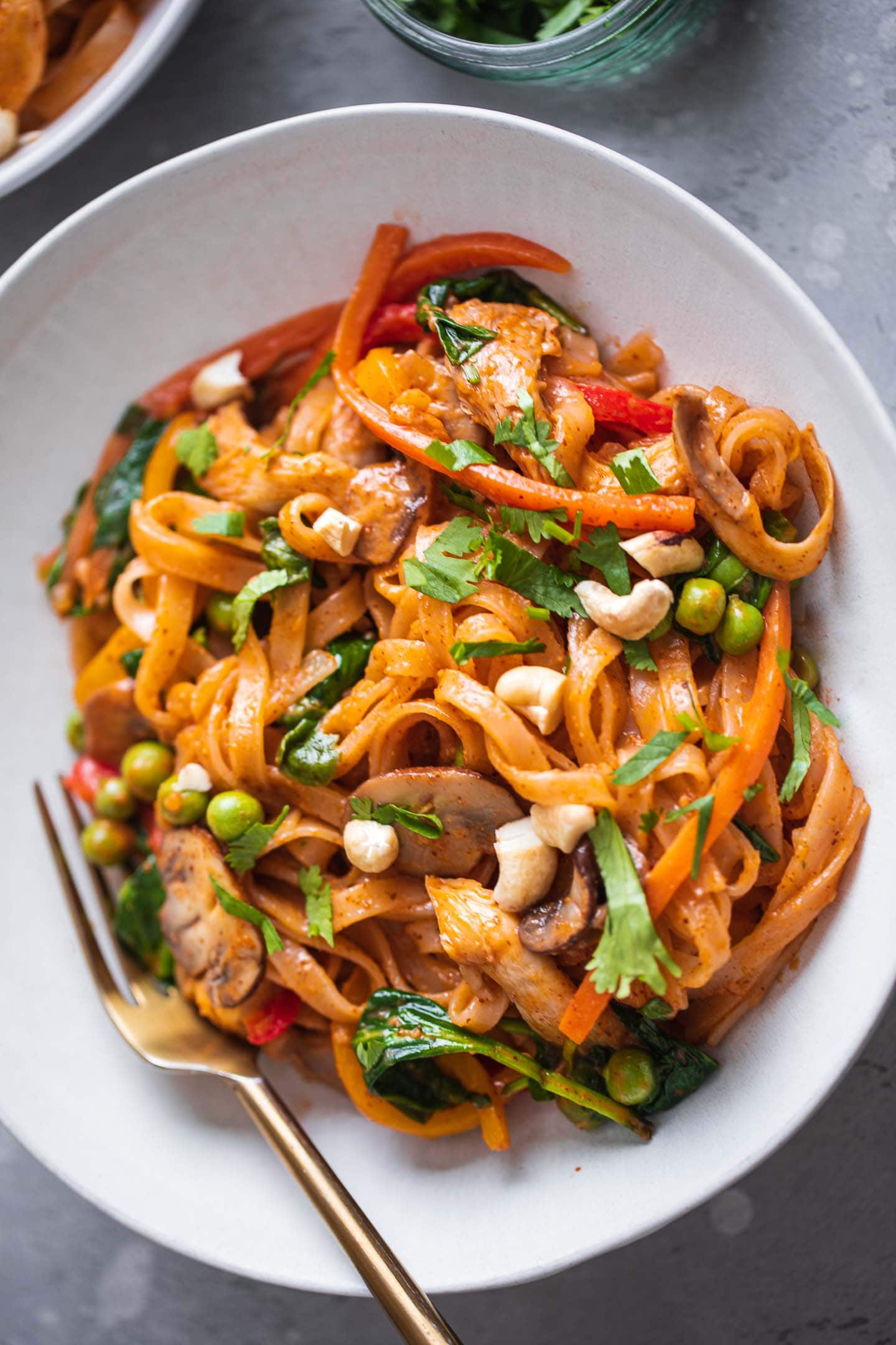 Rice noodle stir-fry with vegetables