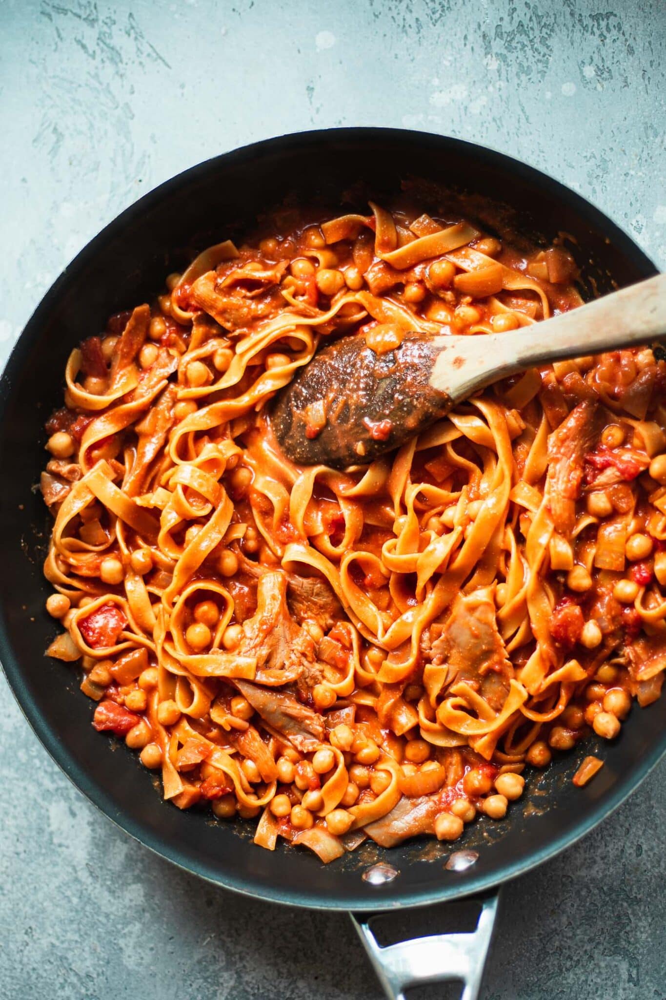 One Pot Chickpea Pasta Vegan Recipe Earth Of Maria 9353