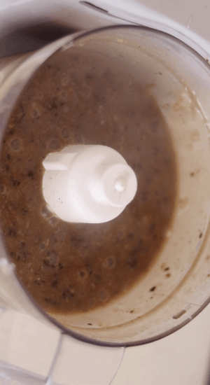 Vegan gravy in a food processor