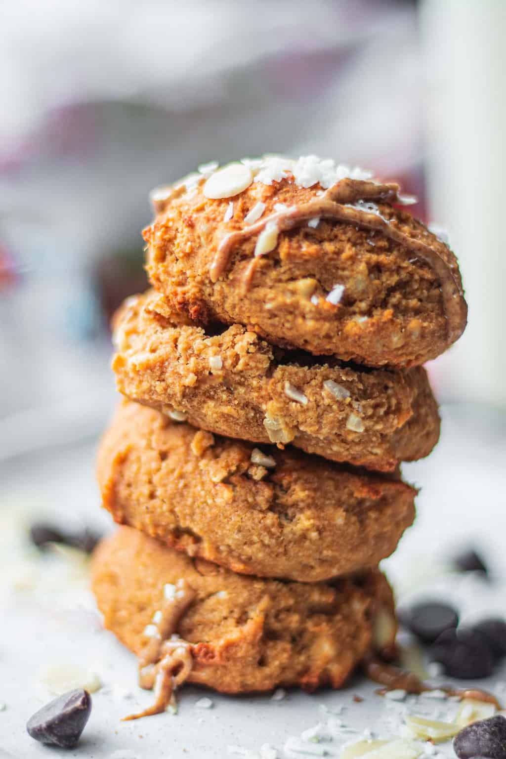 Vegan Almond Cookies (6 Ingredients!)