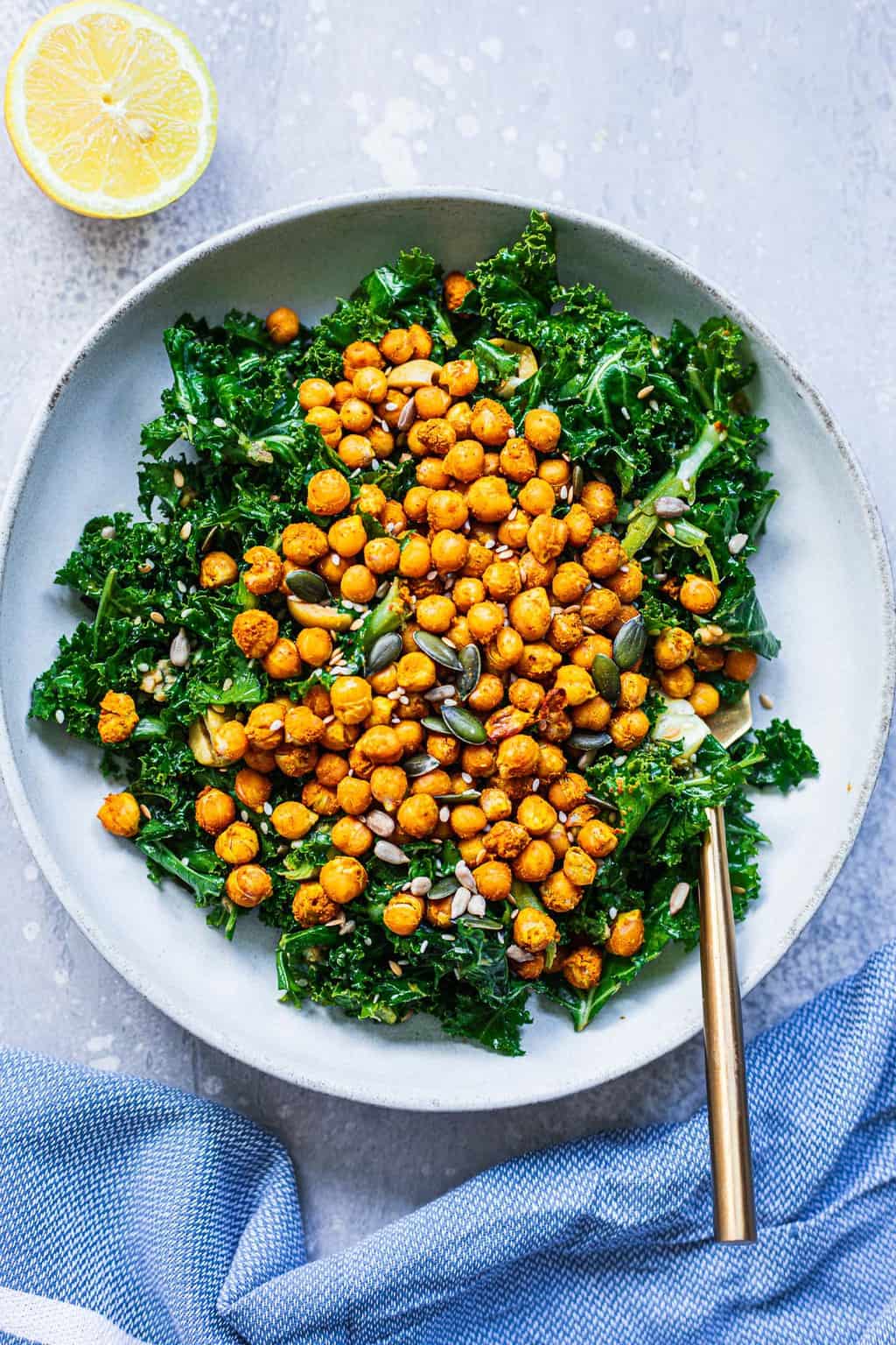 Kale salad with chickpeas