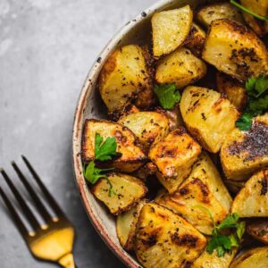 Crispy vegan lemon potatoes