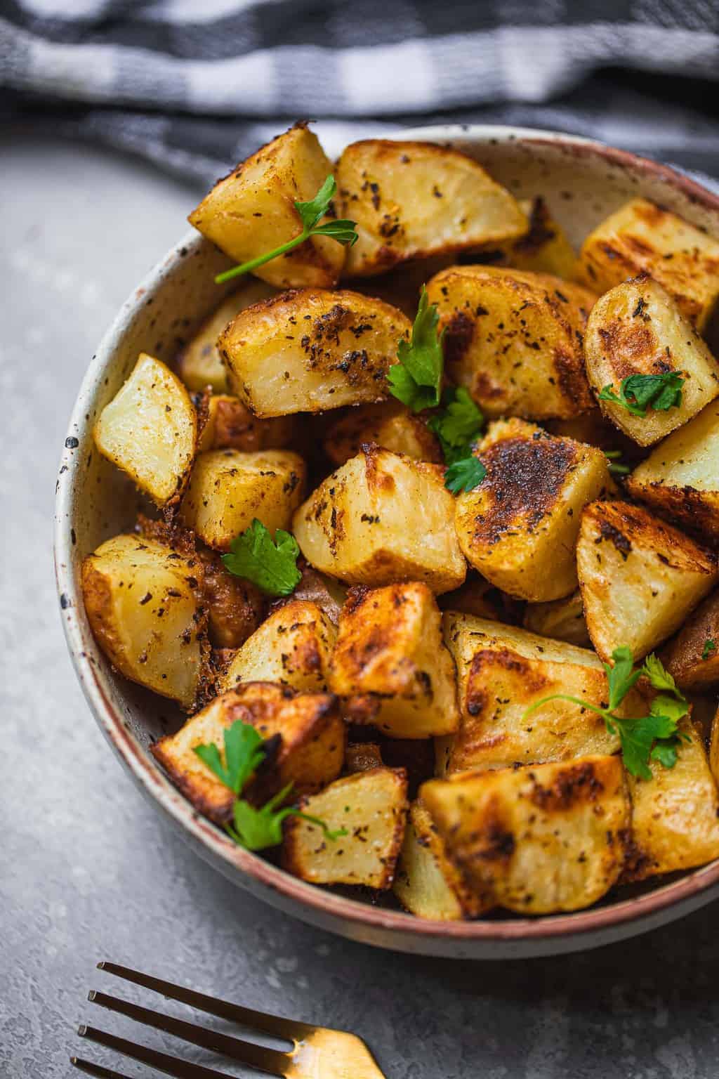 Crispy Vegan Lemon Potatoes (Easy Side Dish) | Earth of Maria