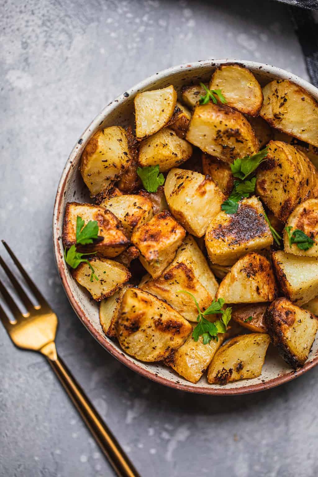 Crispy vegan lemon potatoes