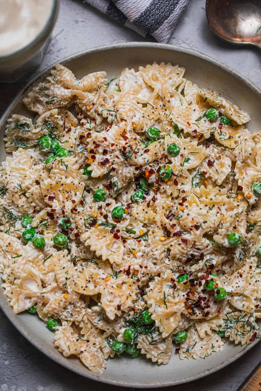 Pasta with vegan sour cream