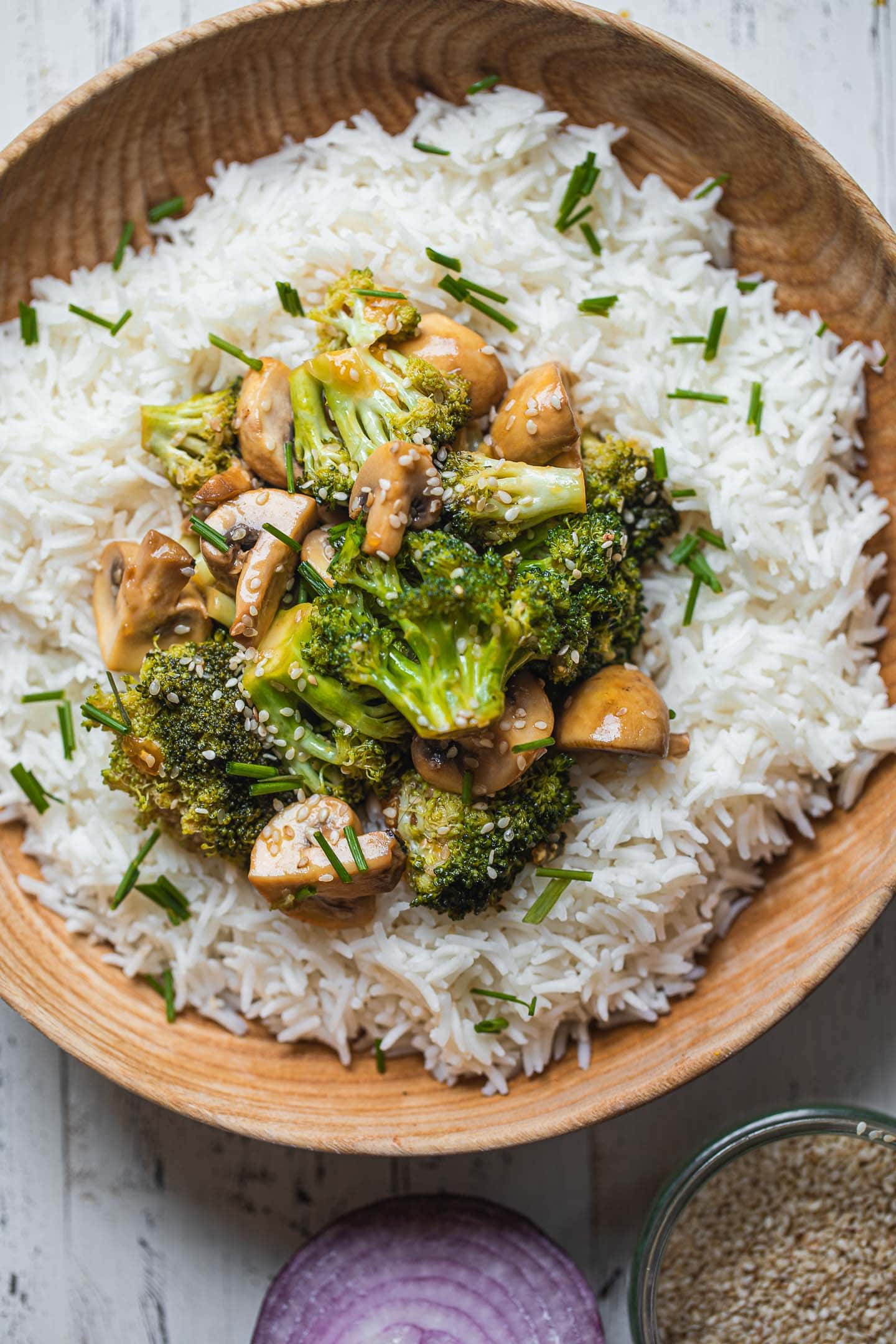 Simple vegan broccoli stir-fry