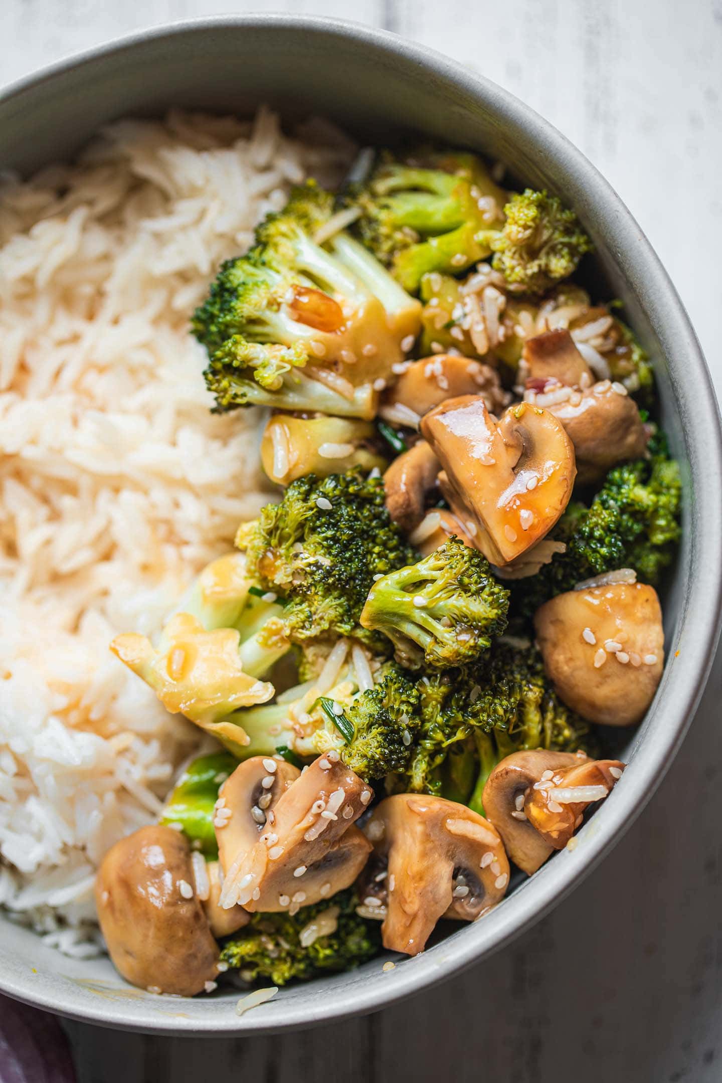 Simple Vegan Broccoli Stir-Fry