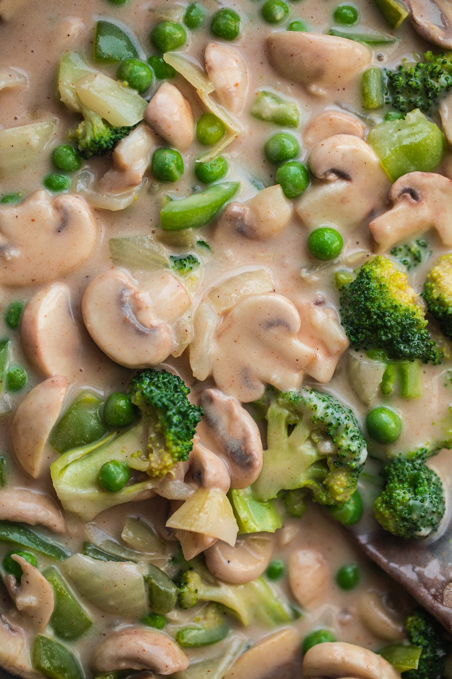 Mushrooms and broccoli in a dairy-free sauce