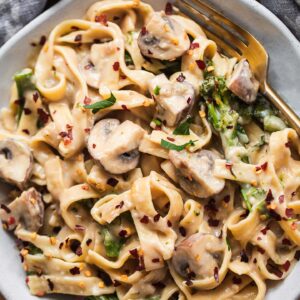 Creamy vegan pasta with broccoli