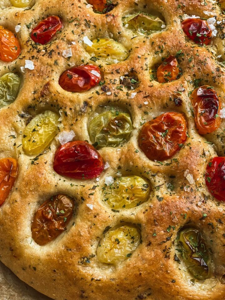 Homemade bread with cherry tomatoes