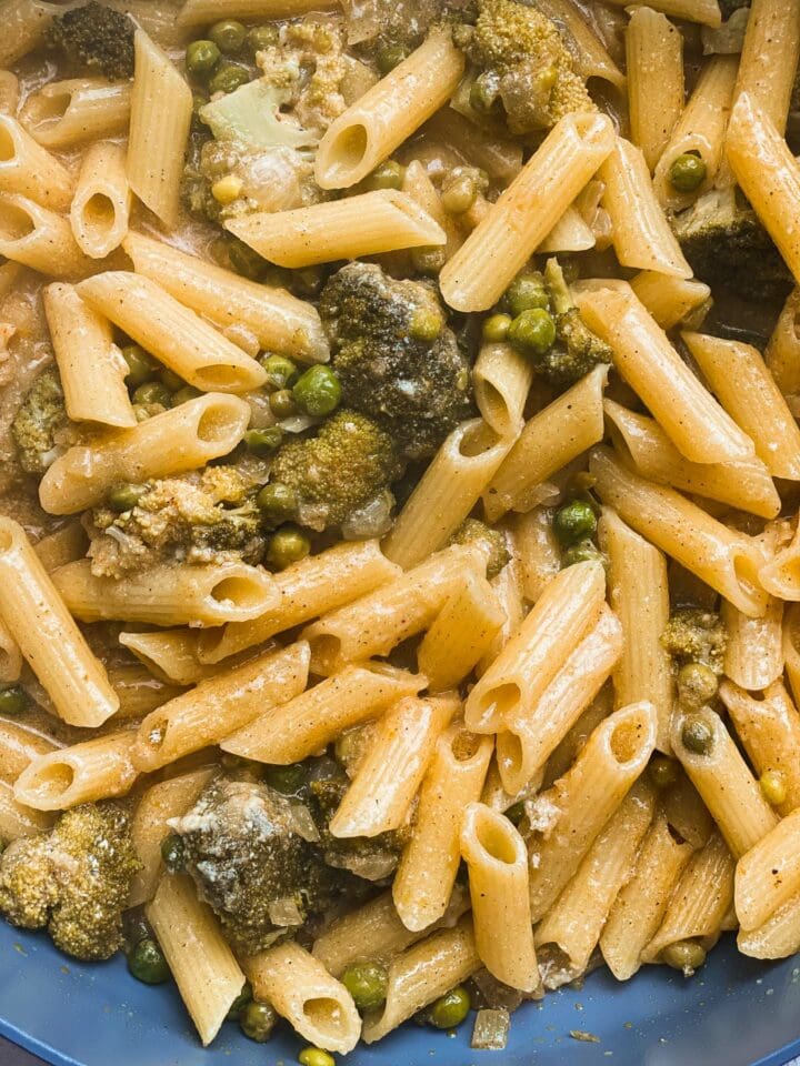 Lemon pasta with broccoli