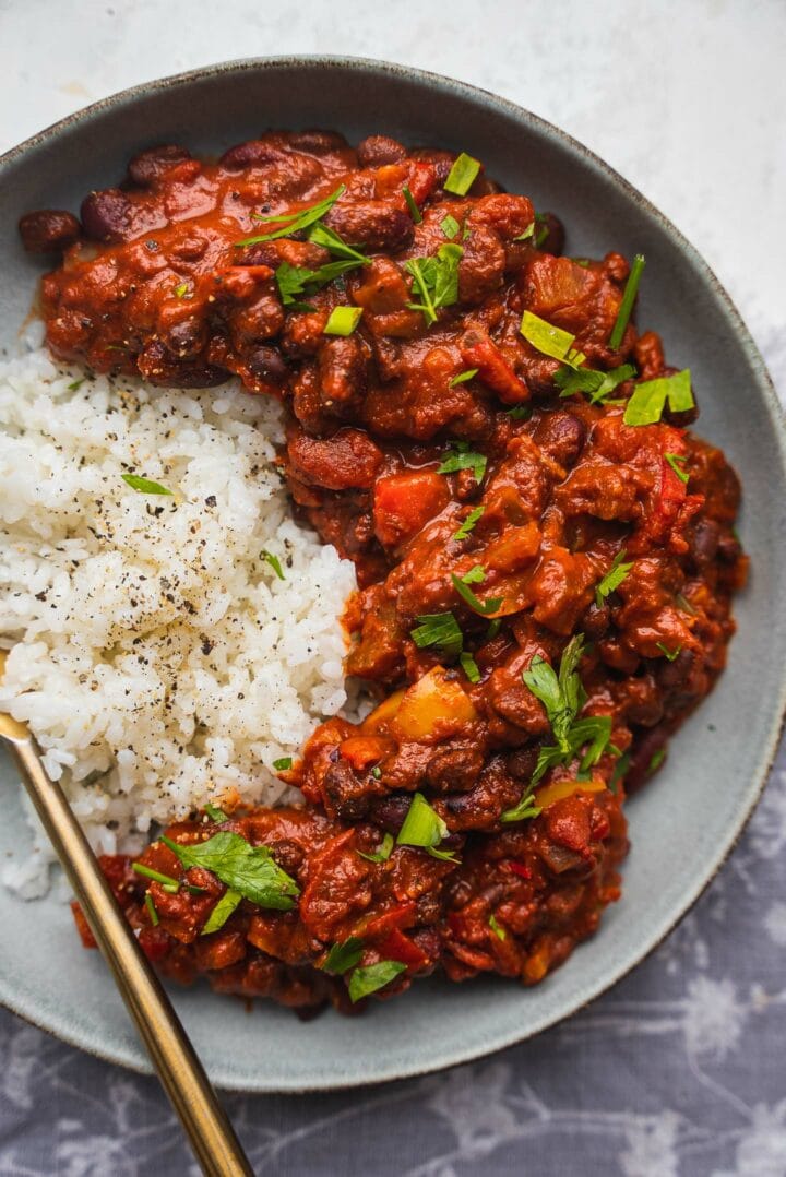Vegan chili with rice