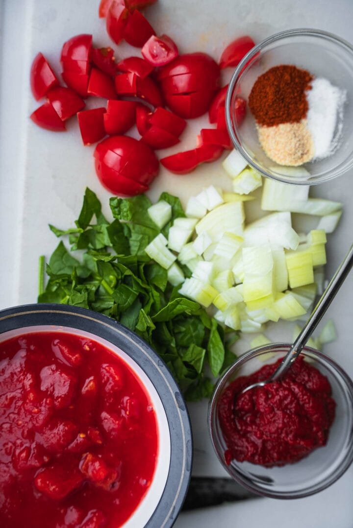 Ingredients for vegan tomato sauce