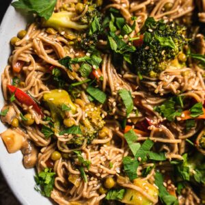 Soba noodle stir-fry with broccoli and mushrooms