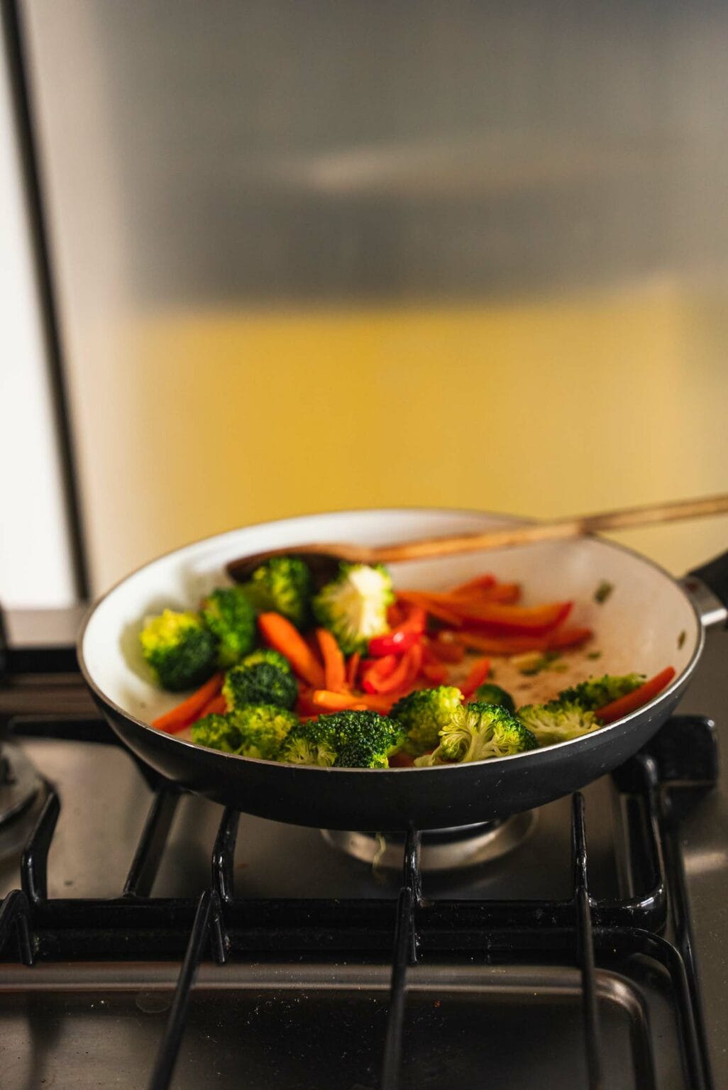 Soba Noodle Stir Fry With Mushrooms And Broccoli Earth Of Maria